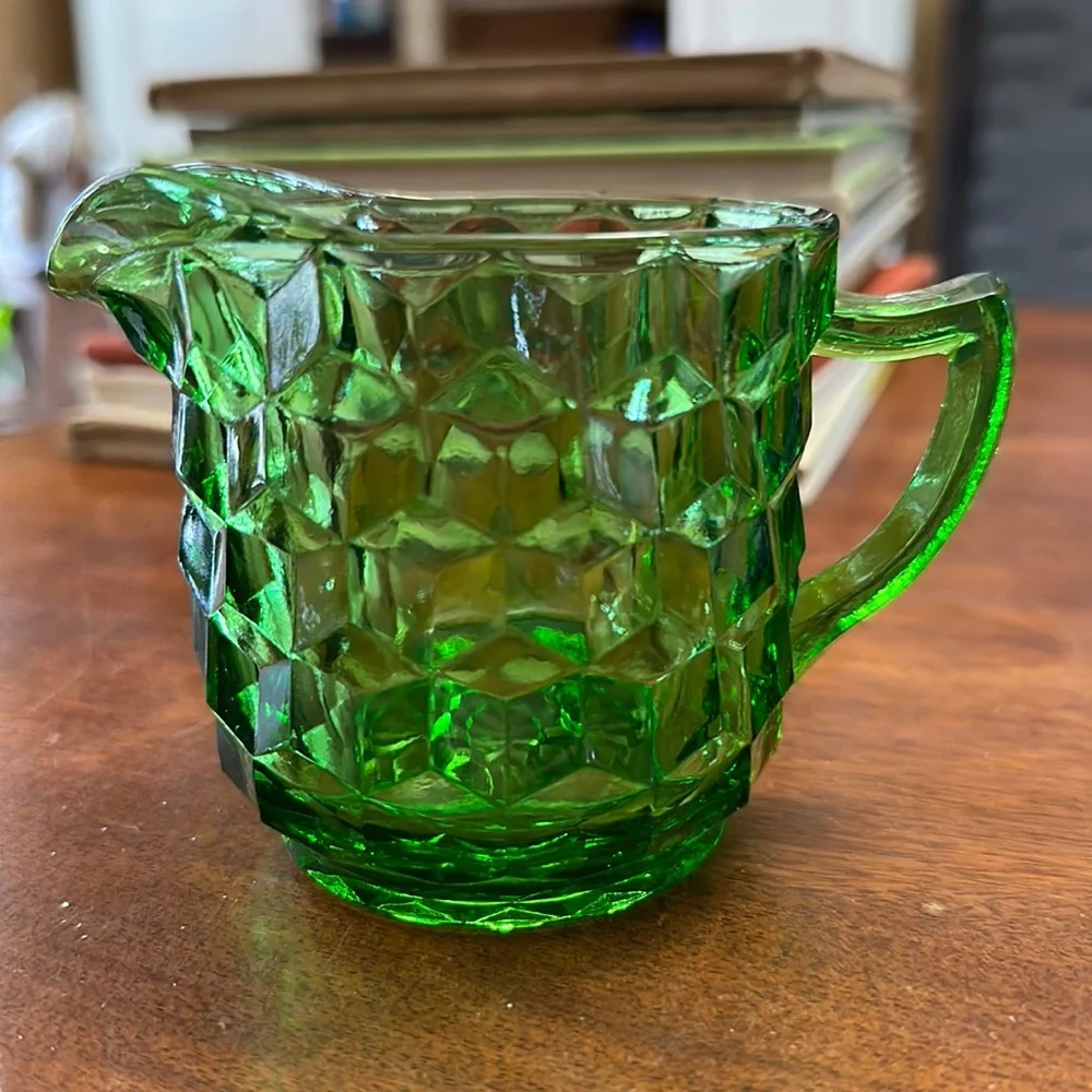 Jennette Glass Co preowned beautiful